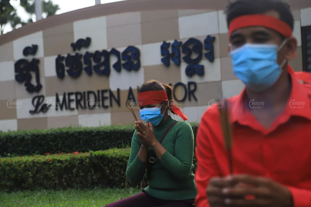 Workers protested outside the Le Meridien Angkor in Siem Reap in September after the hotel terminated three of their colleagues in July. Panha Chhorpoan