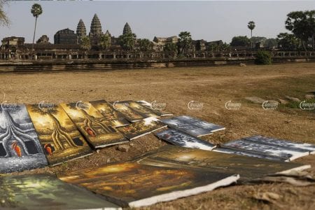 Art works for sale at the Angkor temples in Siem Reap, February 17, 2017. CamboJA/Pring Samrang