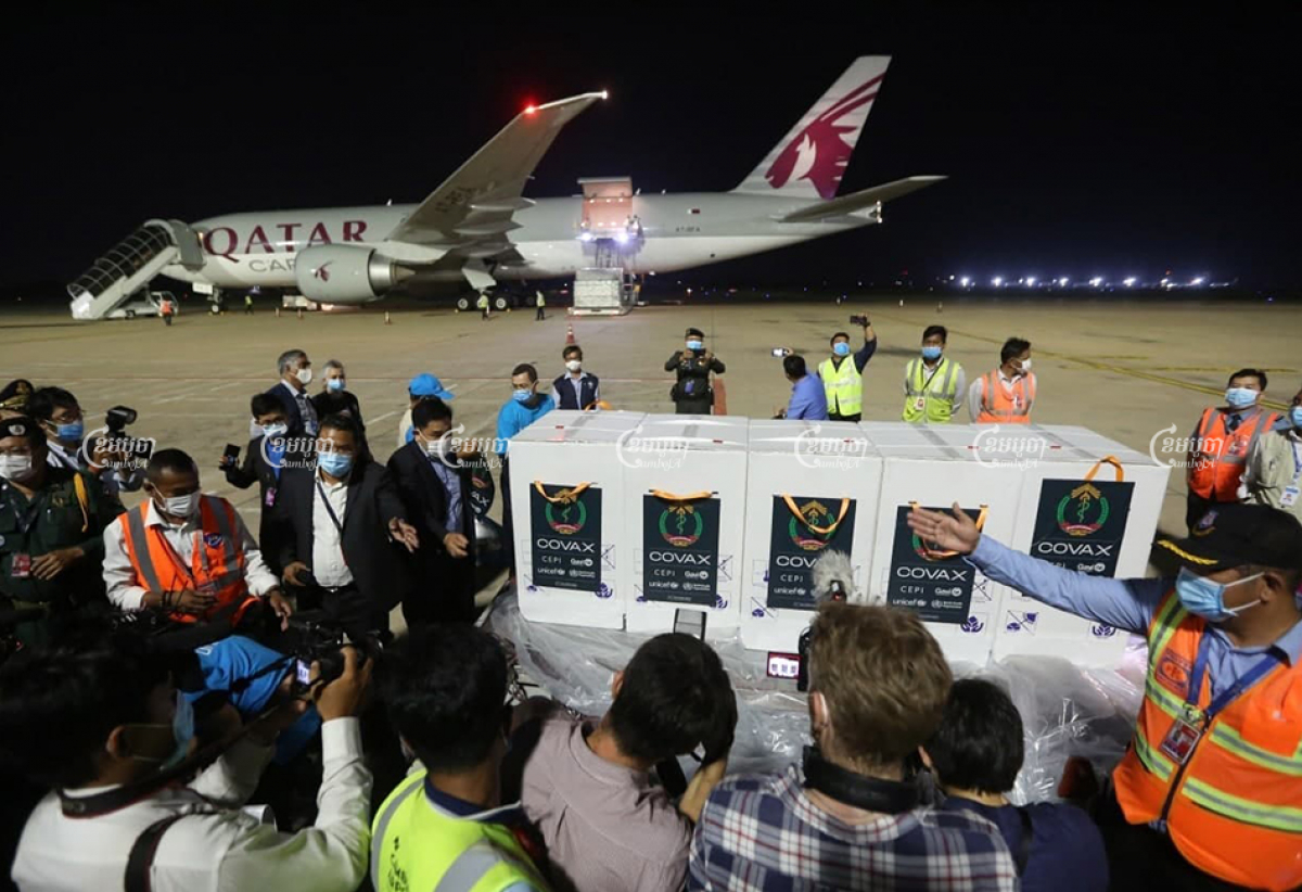 The first batch of AstraZeneca vaccines acquired via the COVAX Mechanism arrived at the Phnom Penh International Airport on Tuesday night. CamboJA/Pring Samrang