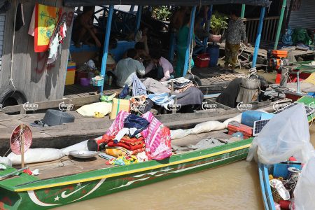 The floating homes of mostly ethnic Vietnamese residents evicted from Phnom Penh were blocked in the Mekong at Kandal province’s Leouk Dek district on the Cambodia-Vietnam border, Picture taken on June 28, 2021. CamboJA/ Pring Samrang