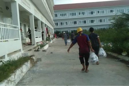 Cambodian migrant workers enter a quarantine center in Banteay Meanchey province's Phnom Srok district, August 16, 2021. Supplied Photo