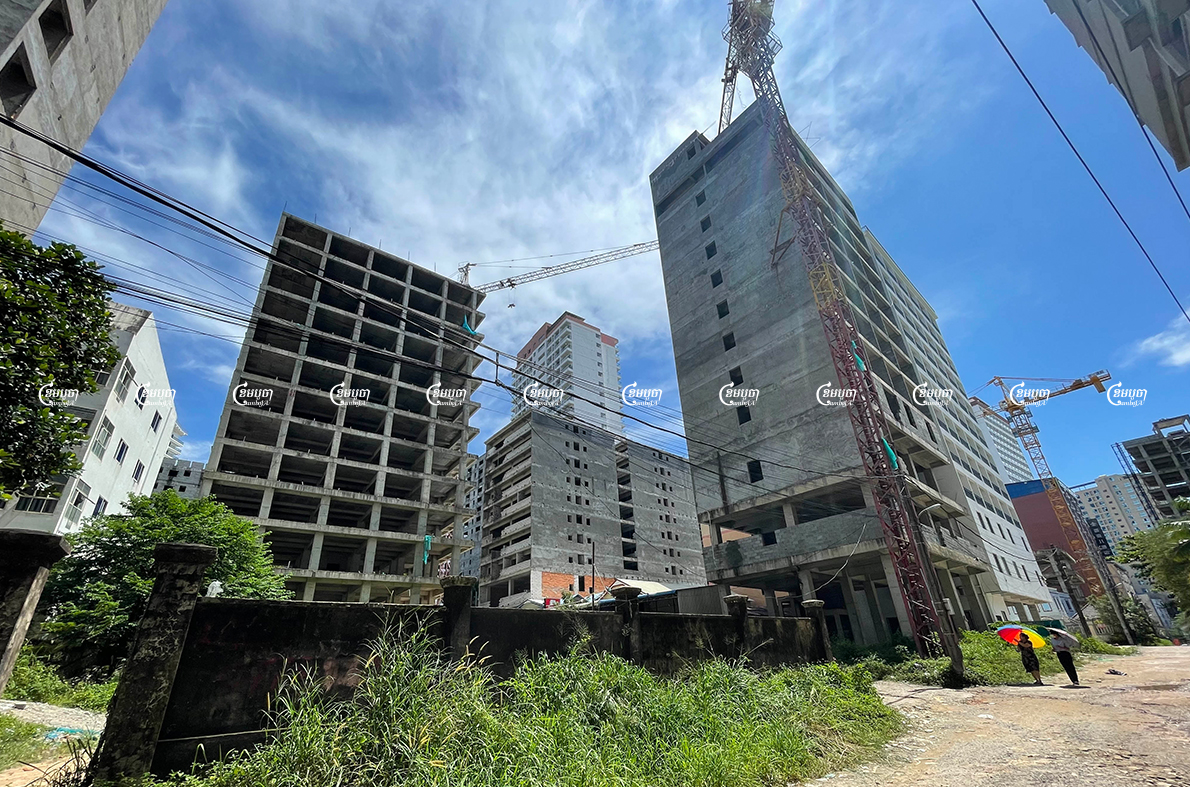 A construction site in Village 1 Commune3, Sihanoukville province, has been left unfinished for nearly two years since many Chinese left town due to COVID-19. Picture taken October 26, 2021. CamboJA/ Sorn Sarath