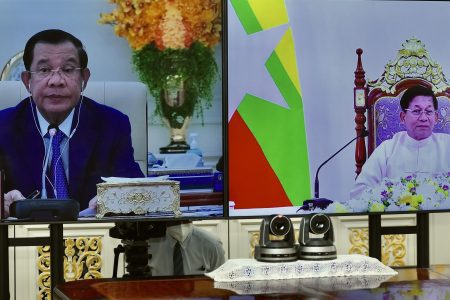Prime Minister Hun Sen and Min Aung Hlaing, Myanmar's military leader, are pictured during an online meeting on January 26, 2022. Photo by Cambodia Cabinet