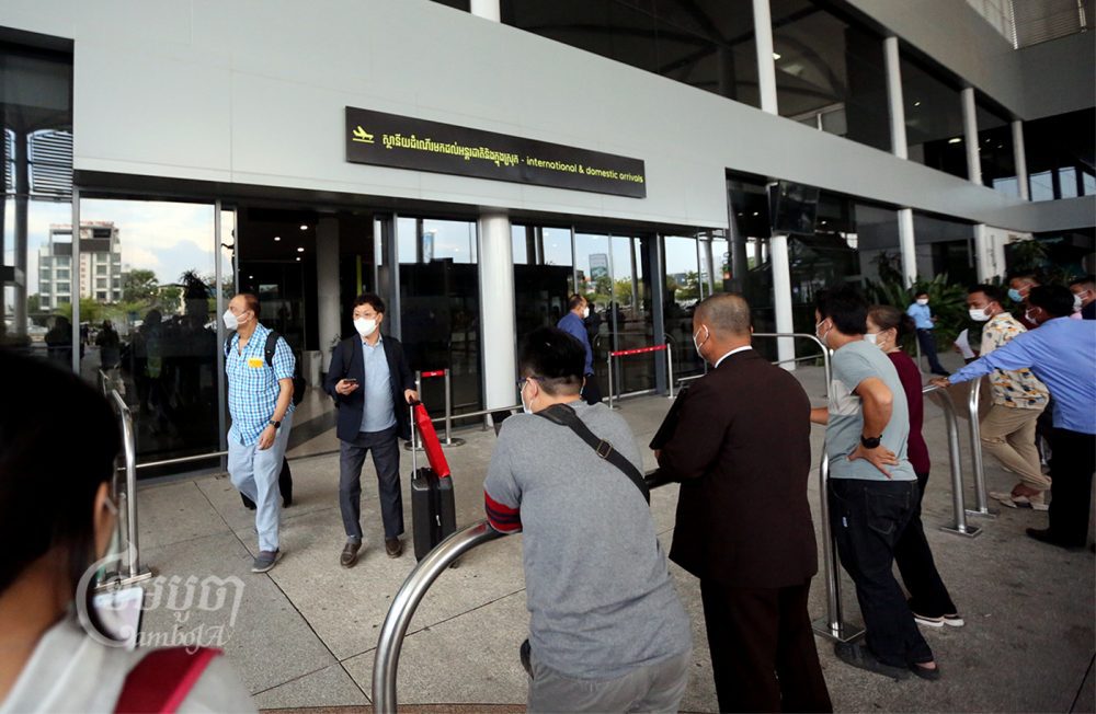 Foreign passengers arrive at Phnom Penh International Airport, March 29, 2022. CamboJA/Pring Samrang