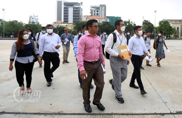 Civil Society groups march to submit a petition to Prime Minister Hun Sen’s office asking him to pass the Access to Information Law. Photo taken on June 16, 2022. CamboJA/ Pring Samrang
