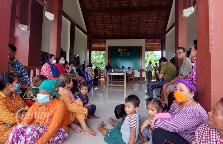 Villagers facing eviction to make way for the new airport meet with company representatives and Land Management Ministry officials in Kandal Stung district on July 7, 2022. CamboJA
