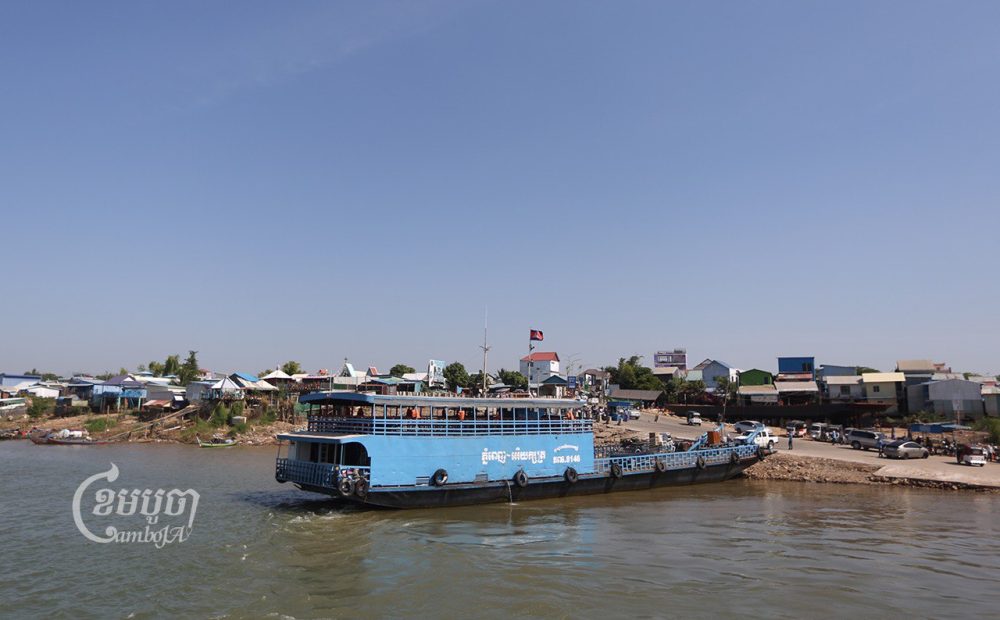 A ferry on the Tonle Sap river at the Akrei Khsat commune in Kandal province on December 28, 2022. CamboJA / Pring Samrang
