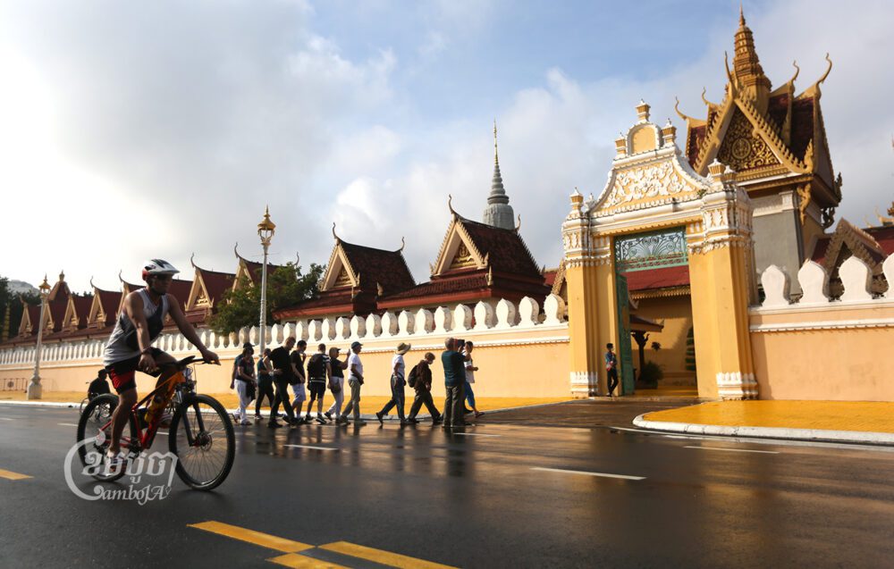 Tourists visit the Royal Palace in Phnom Penh, January 13, 2023. CamboJA/ Pring Samrang