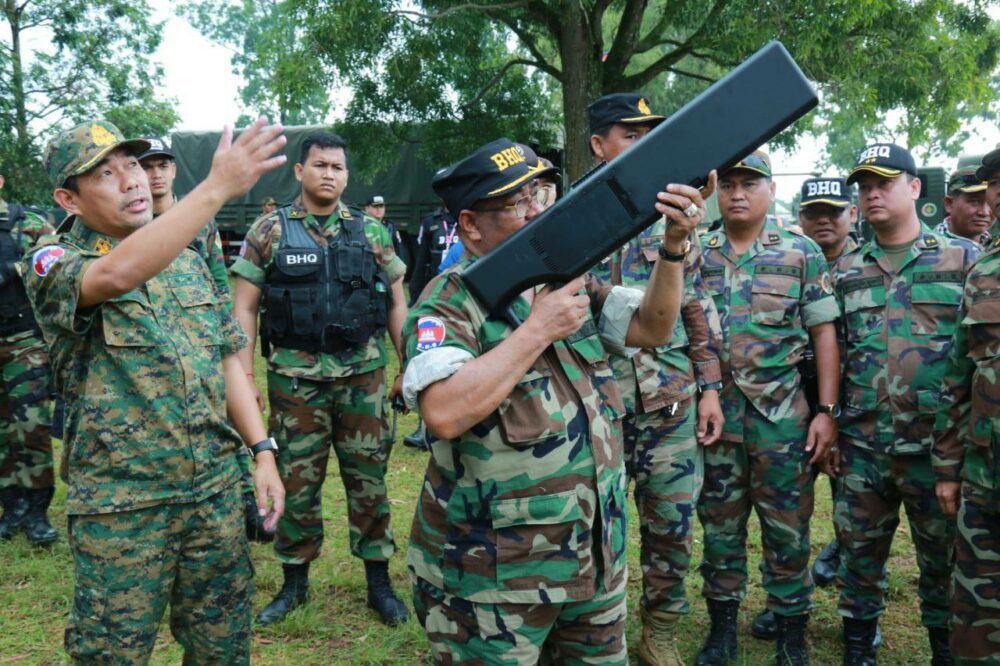 The head of the Prime Minister’s Bodyguard Unit, Hing Bun Heang, was dispatched to the Cambodia-Vietnam border with 500 troops to shoot “drones” on June 28, 2023. (information Ministry’s Television of Kampuchea)