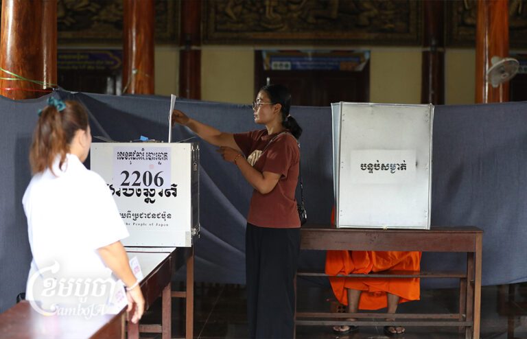 A woman votes at a polling station in Phnom Penh on July 23, 2023. CamboJA/Pring Samrang