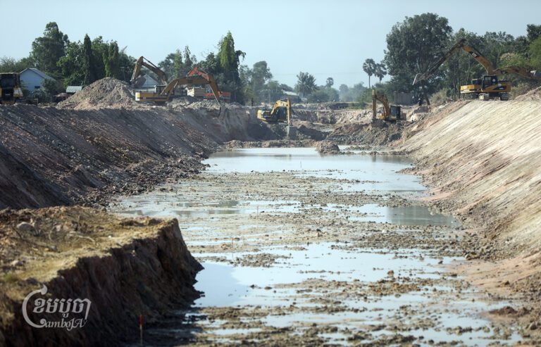 Excavators dig the new canal in Kampong Speu province on February 29, 2024. (CamboJA/ Pring Samrang)
