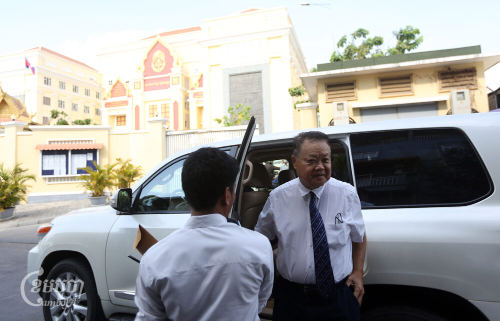 Candlelight Party president Teav Vanol arrives at the Phnom Penh Municipal Court for questioning on April 25, 2024. (CamboJA/​ Pring Samrang)