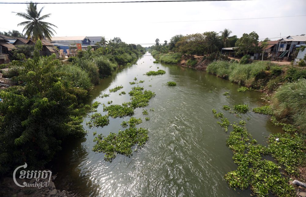 Residents near the Prek Ta Hing stream located in Koh Thom district, Kandal province, which will be expanded when Funan Techo Canal is built, February 29, 2024. (CamboJA/Pring Samrang)