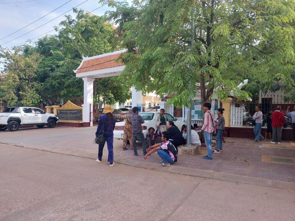 More than 10 family members and supporters wait in front of the Banteay Meanchey Provincial Court after three women were sent to court by the provincial police on June 11, 2024. (Photo by Licadho)