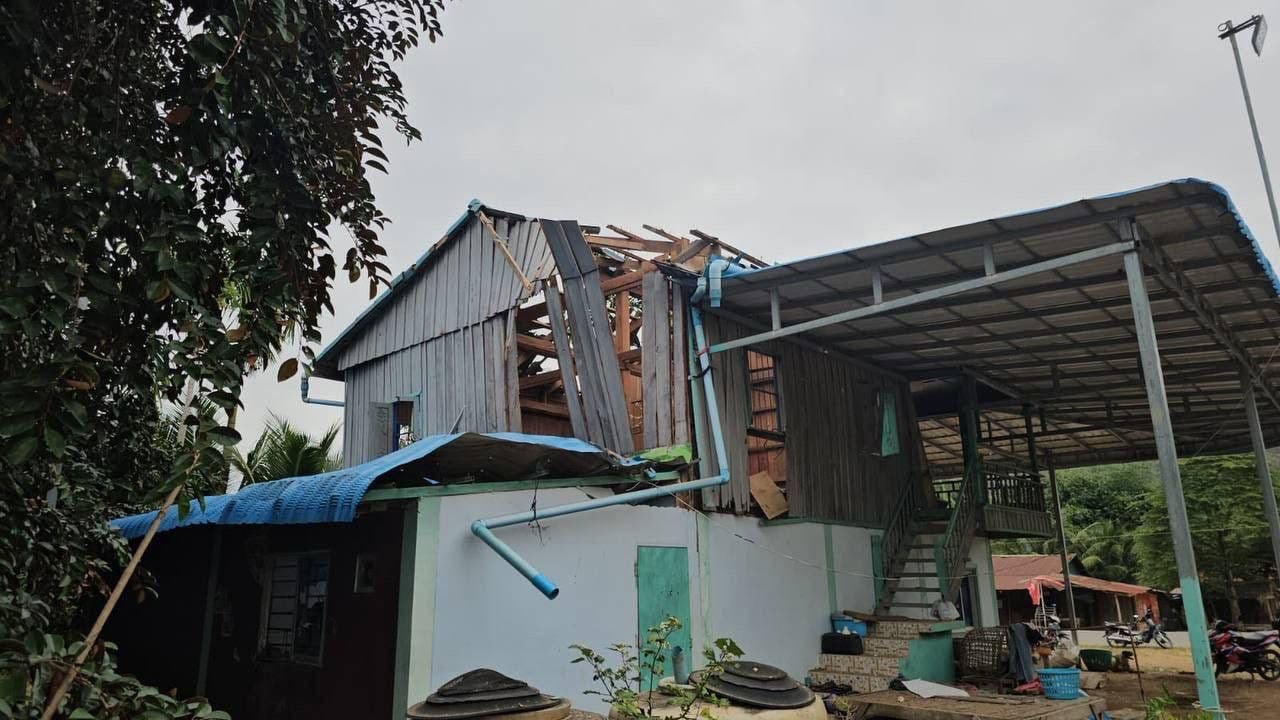 Cambodian Civilian Deaths Rise to 21 As Cambodia-Thailand Border Clash Continues Updated